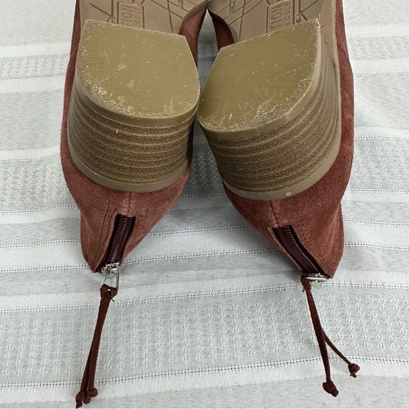 Reaction Kenneth Cole side 8.5 Side Skip Terracotta Red Suede Boots Booties - Picture 11 of 13